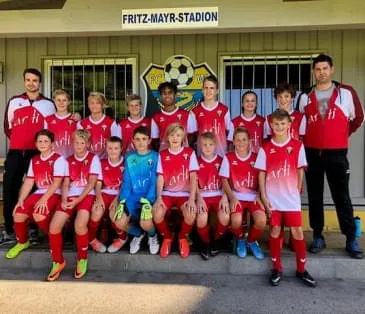 Mit-neuen-Dressen-bestens-geruestet Mit-neuen-Dressen-bestens-geruestet